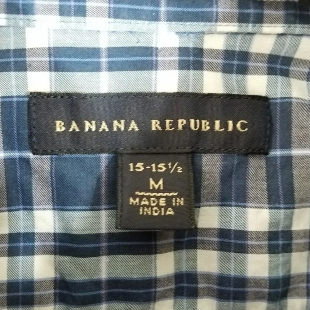 Banana Republic men's long sleeve Blue plaid Button Down shirt Men's size medium